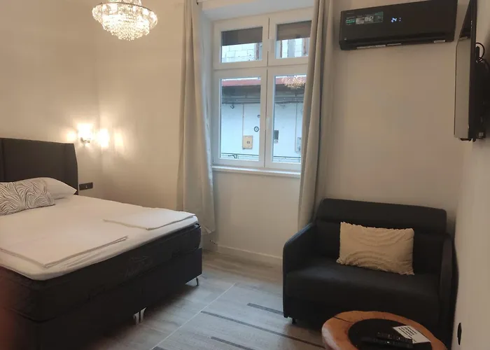 Fedora Old Town * Sarajevo